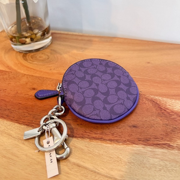 NWT Coach Circular Coin Pouch Bag Charm In Signature Canvas - Picture 3 of 4